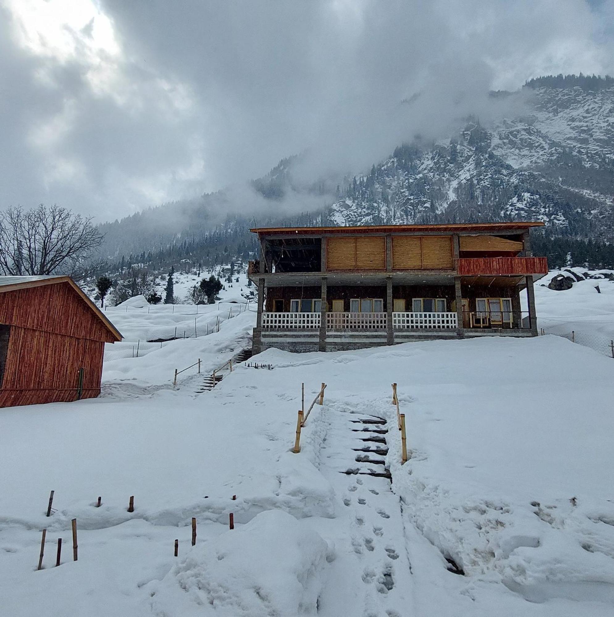 Khana Badosh Resort Kalam Zewnętrze zdjęcie